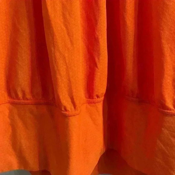 LuLuLemon Racer Back Tank with Built in Sports Bra - Picture 4 of 10